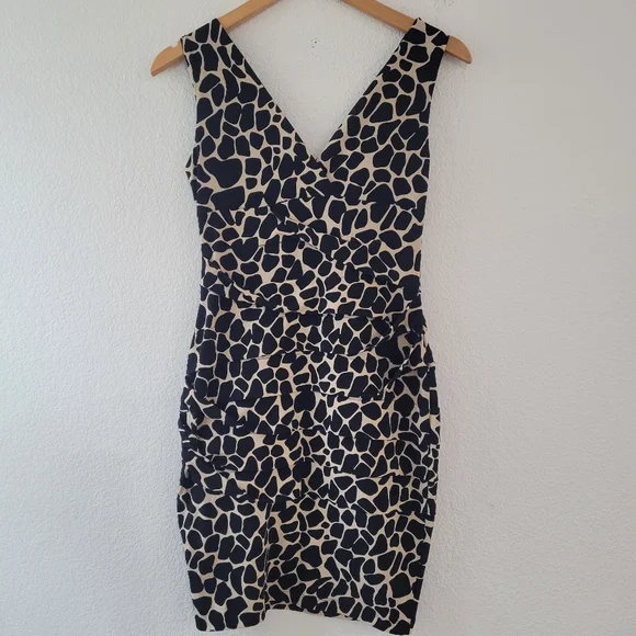 Enfocus Studio Black and Cream Sleeveless Bodycon Ruched Dress Size 4 EUC - Picture 8 of 8